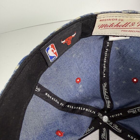 Chicago Bulls NBA Denim Acid Wash Mitchell & Ness Hat Size 7 1/2 Fitted - Picture 8 of 12